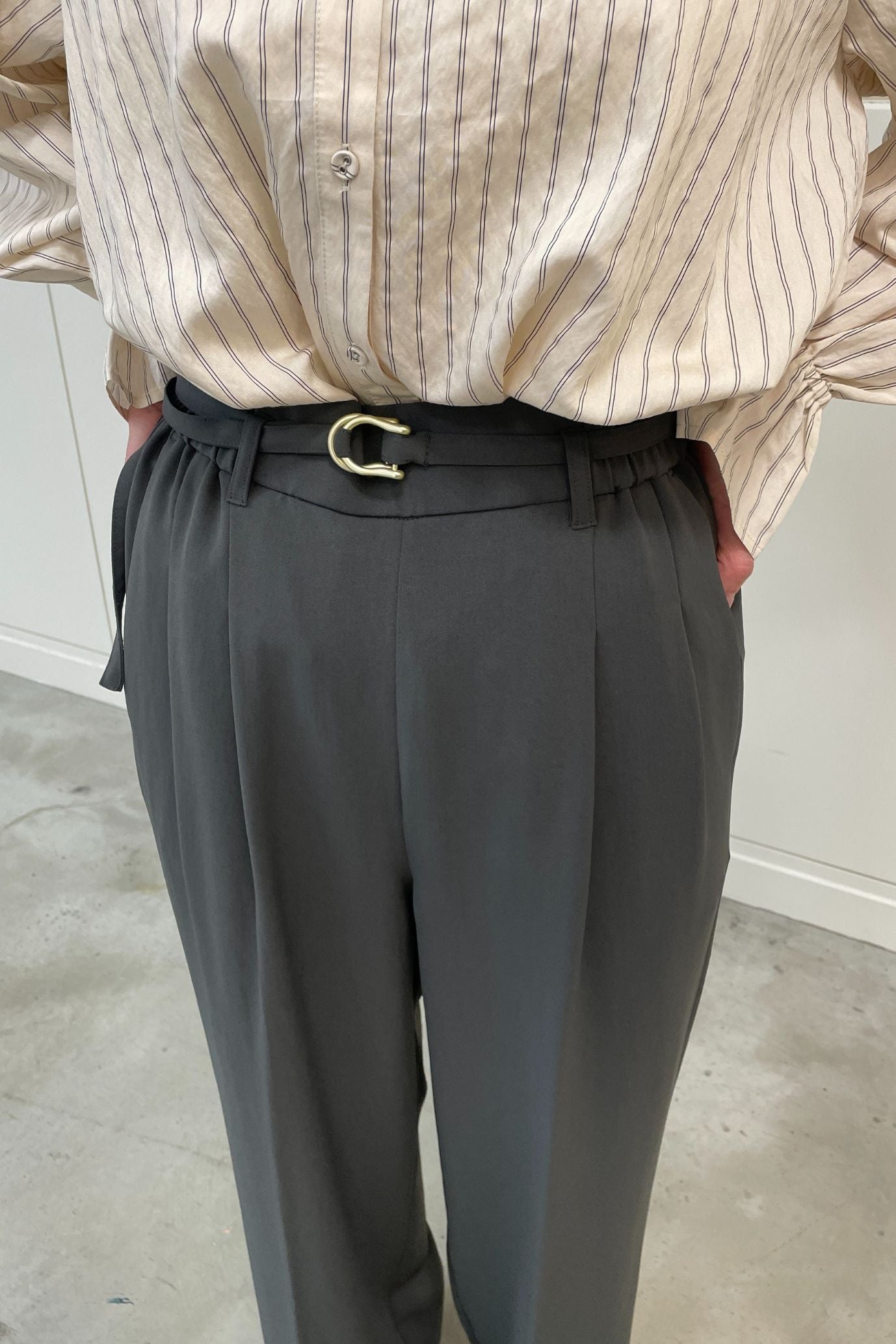 ストレッチワイドパンツ