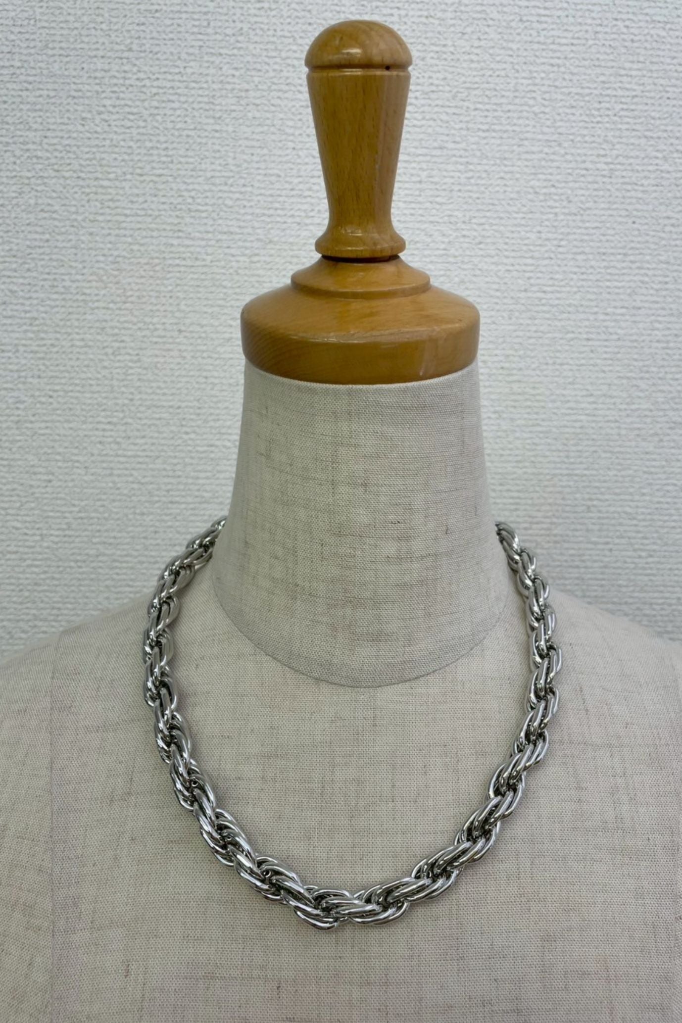 スクリューチェーンネックレス