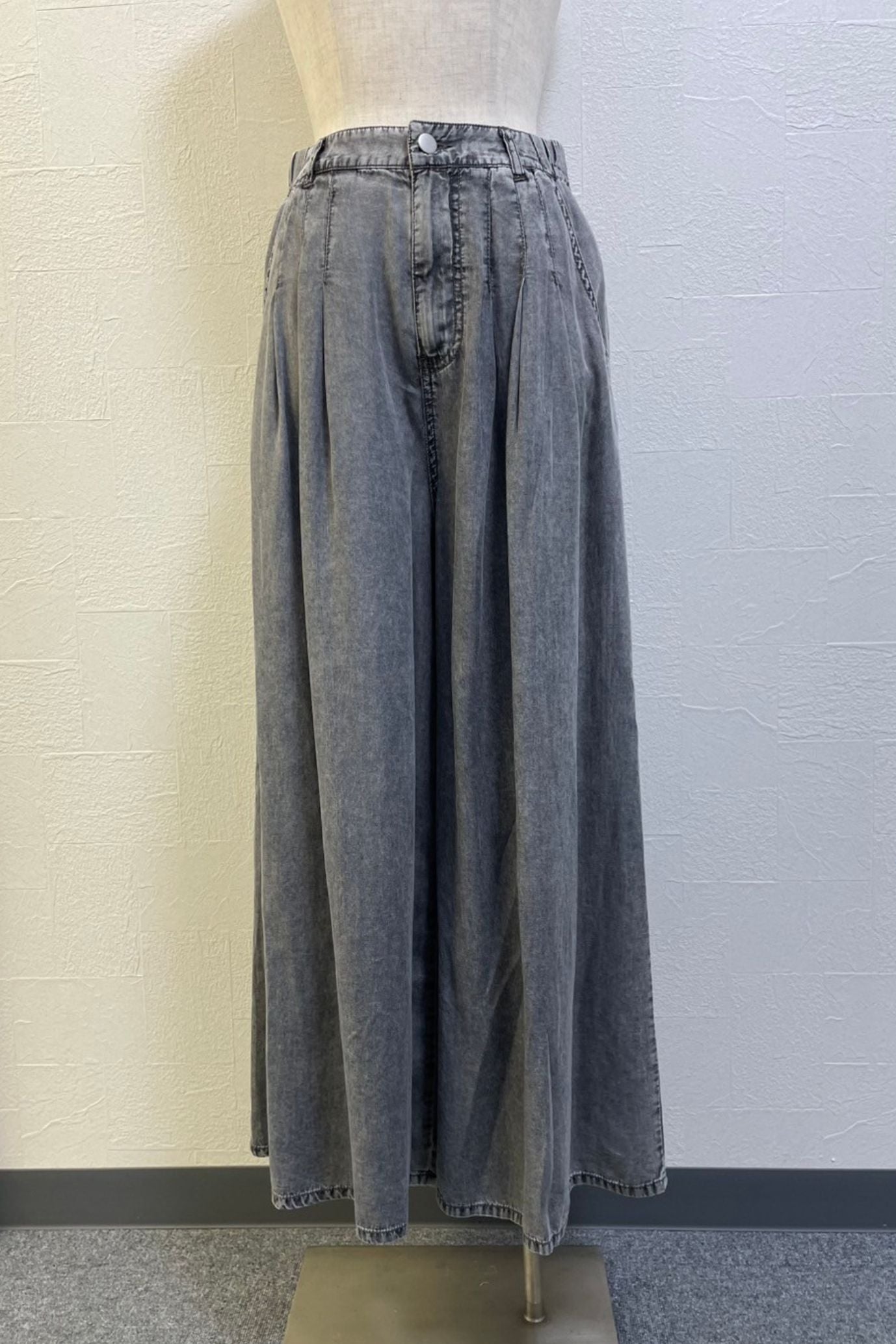 バイオシルクデニムワイドパンツ