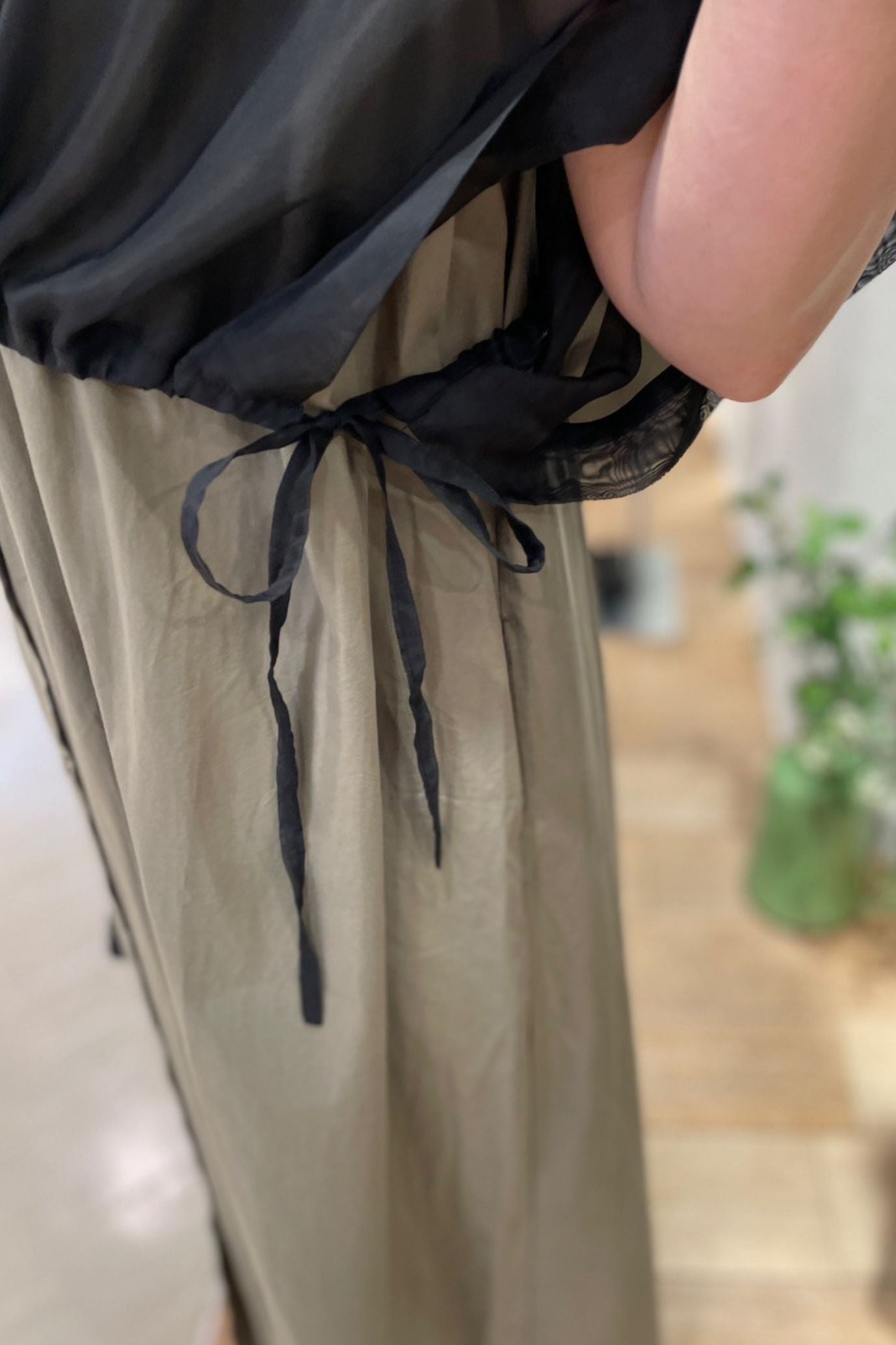 <30%OFF>シアーケープワンピース