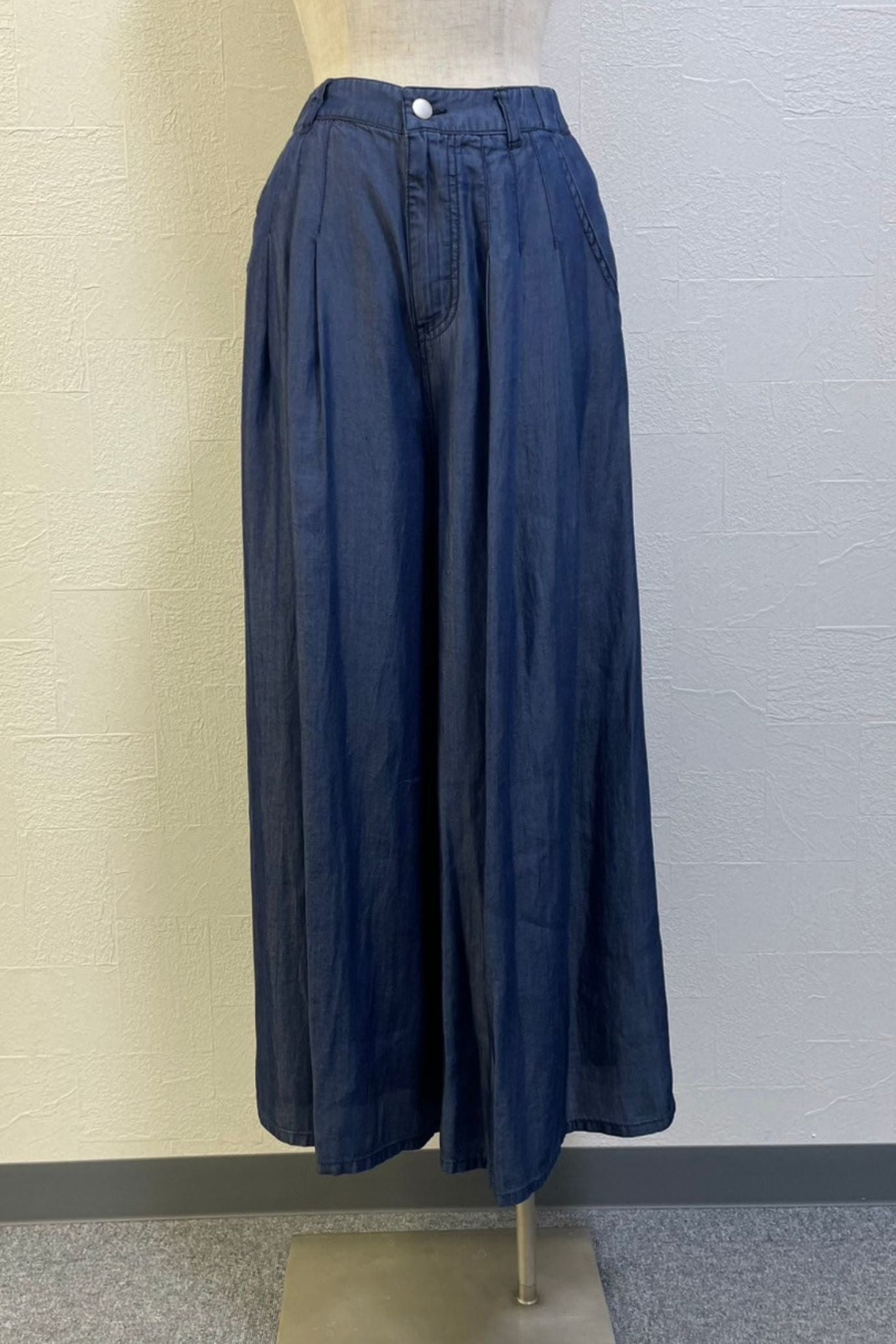 バイオシルクデニムワイドパンツ