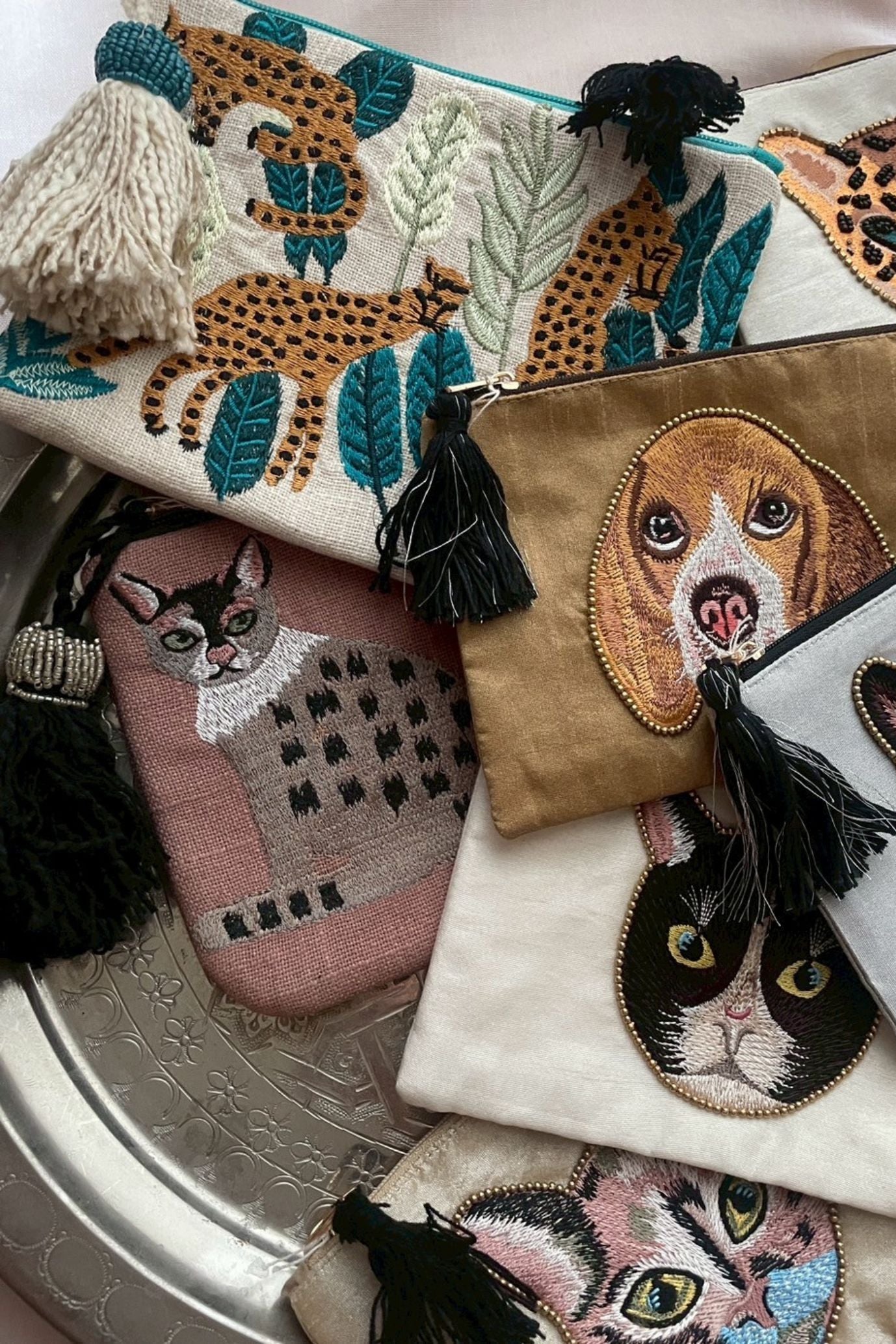 レオパード刺繍ポーチ