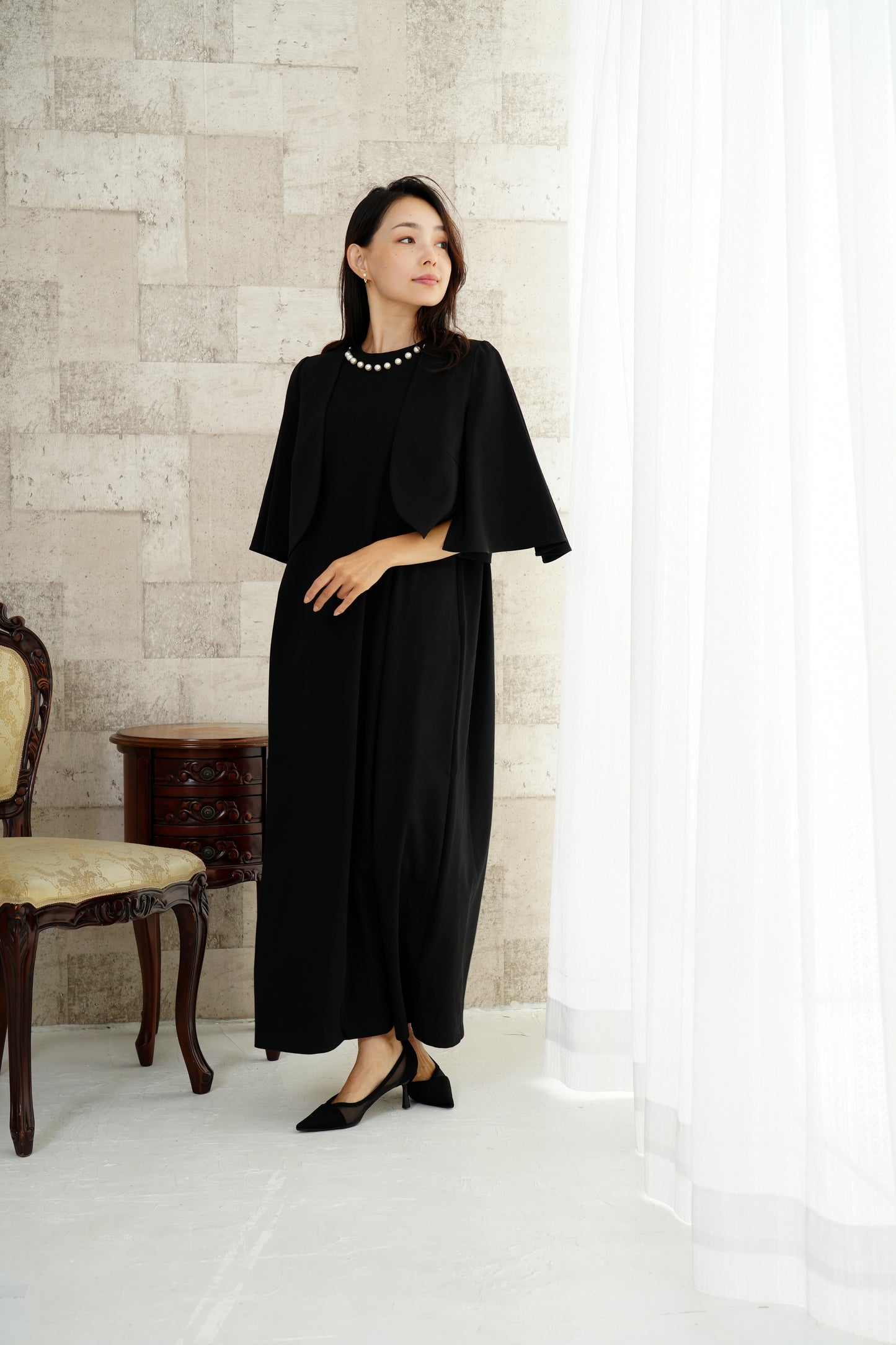 <30%OFF>袖スリットフレアケープ