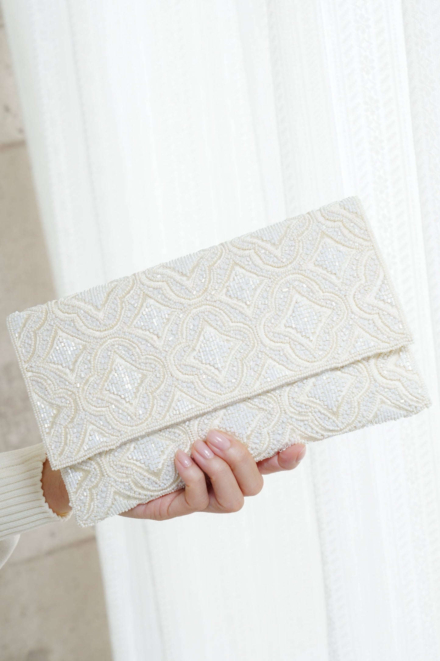 <20%OFF>ダマスク柄ハンドシシュウビーズクラッチ