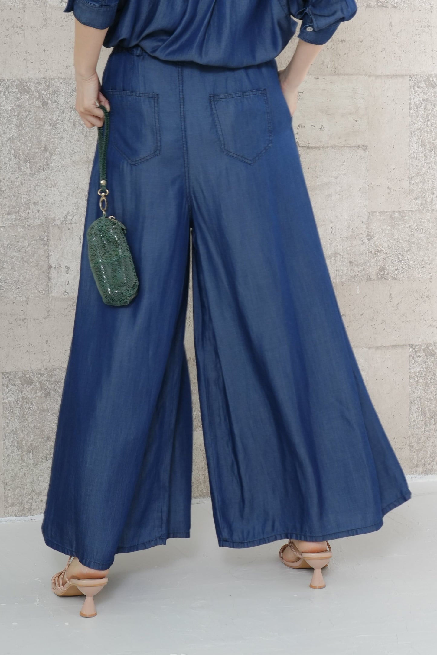 <6月上旬再入荷予定>バイオシルクデニムワイドパンツ