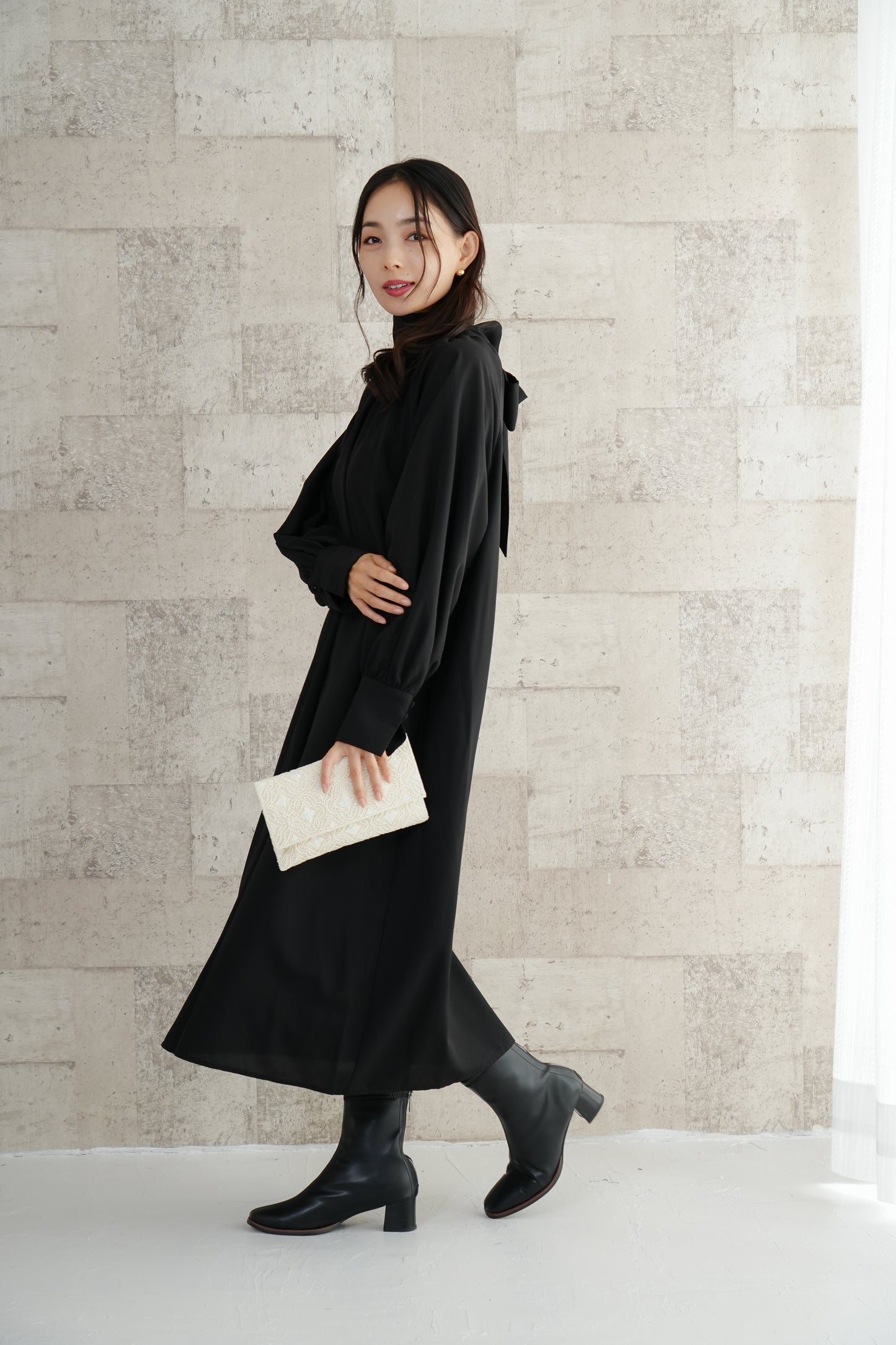 <20%OFF>ダマスク柄ハンドシシュウビーズクラッチ