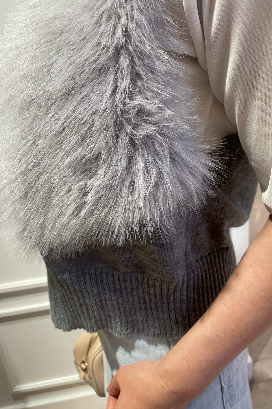 ショートファーベスト