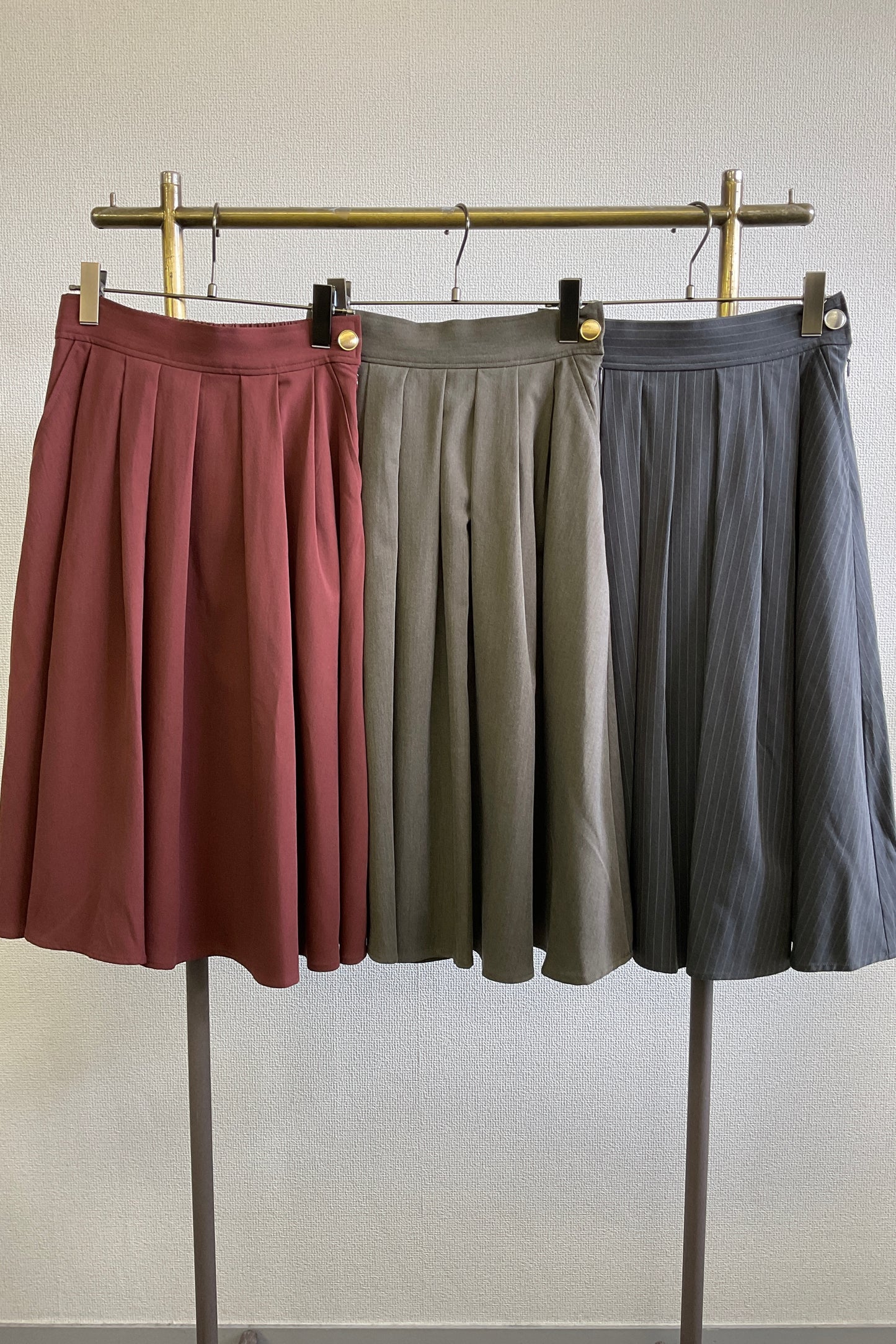 タックミディフレアスカート