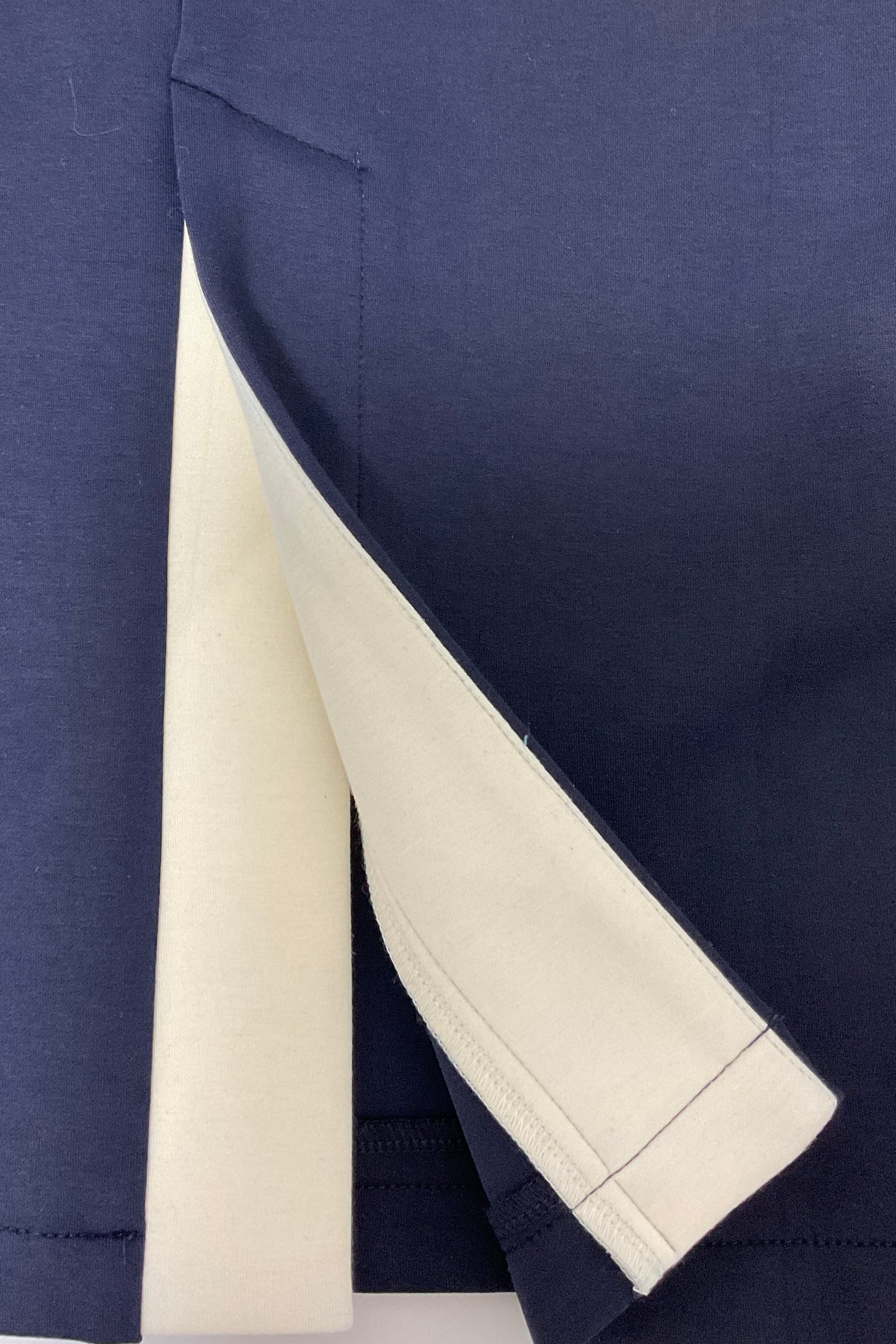 バイカラーダンボールスカート