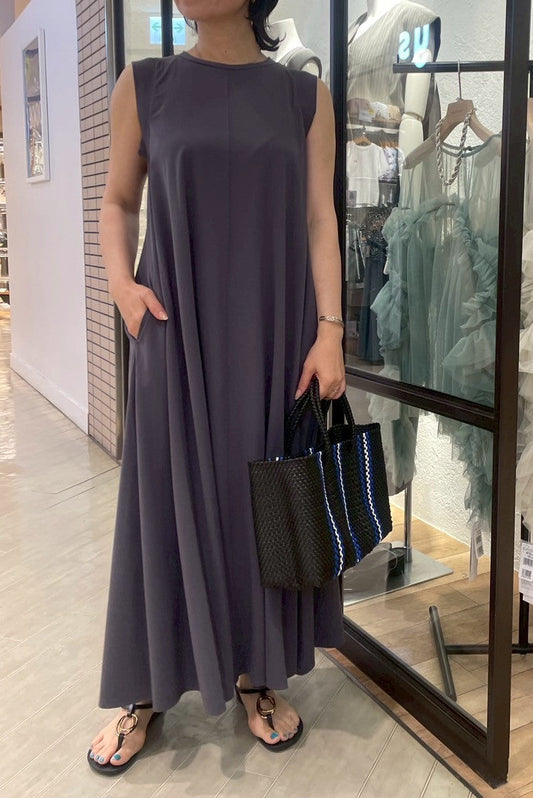 ノースリフレアーワンピース