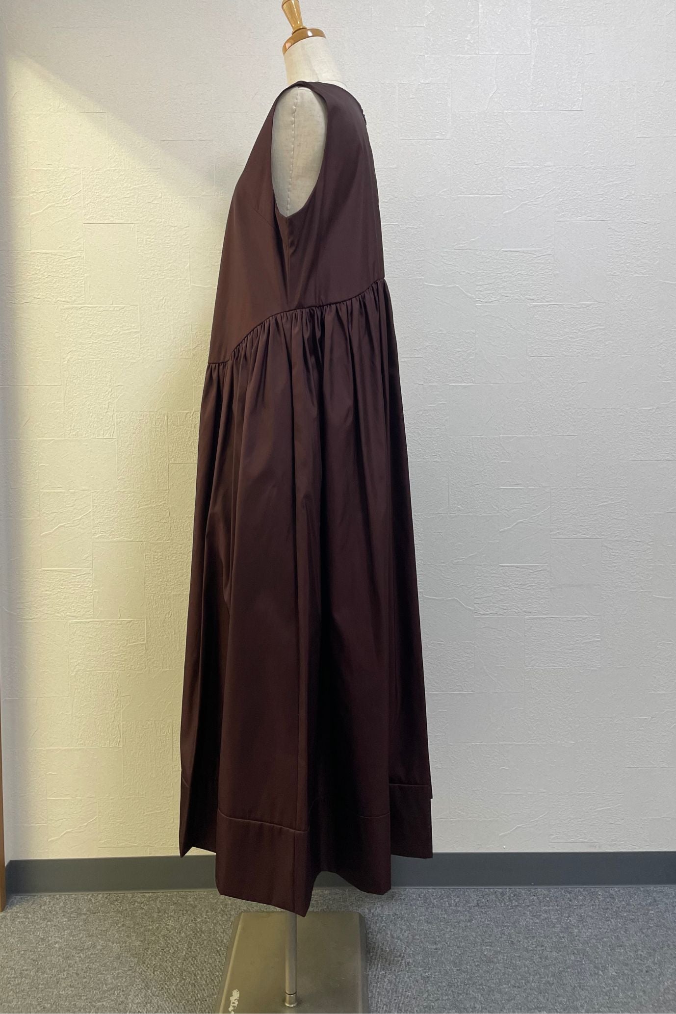 キーネックノースリドレス　