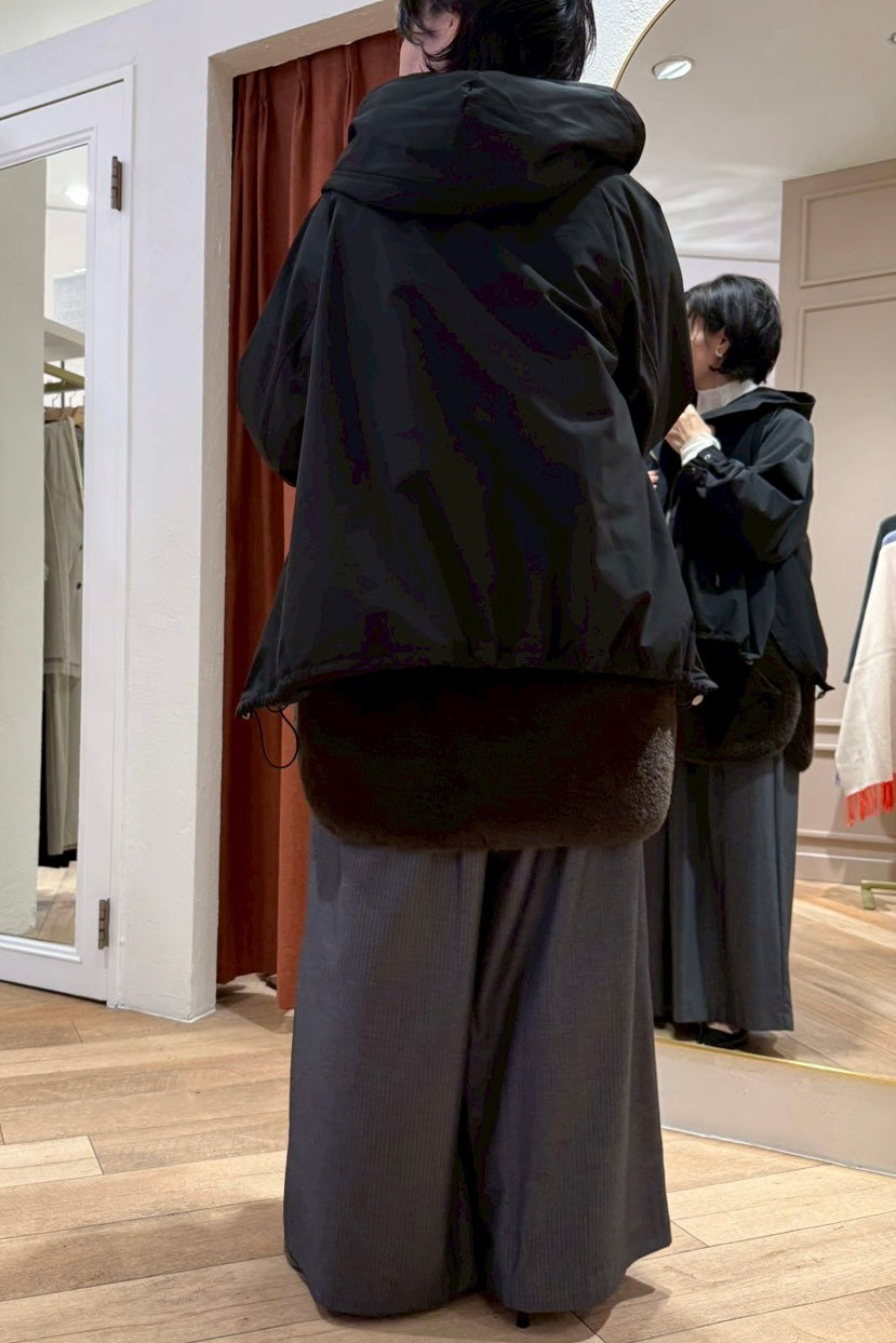 ファーベスト付きフードコート