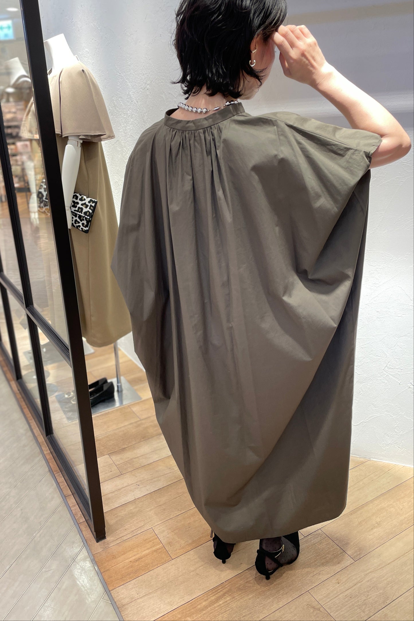 ［ＮＥＷ］タックドルマンコットンワンピース