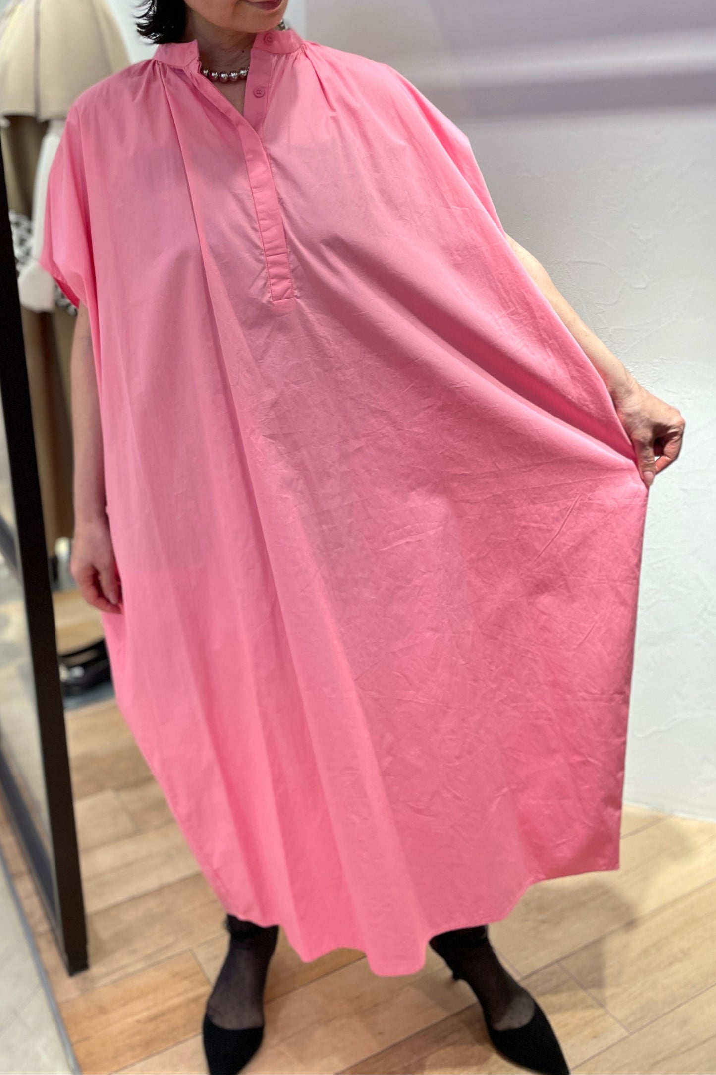 ［ＮＥＷ］タックドルマンコットンワンピース