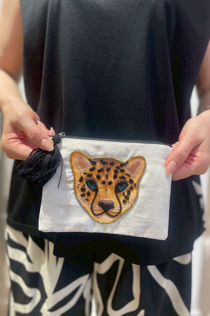 アニマル刺繍ポーチ　キャット