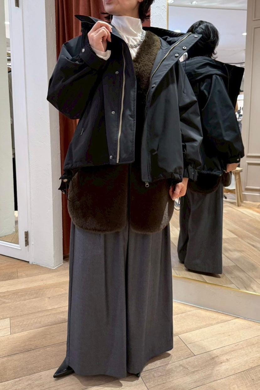 ファーベスト付きフードコート