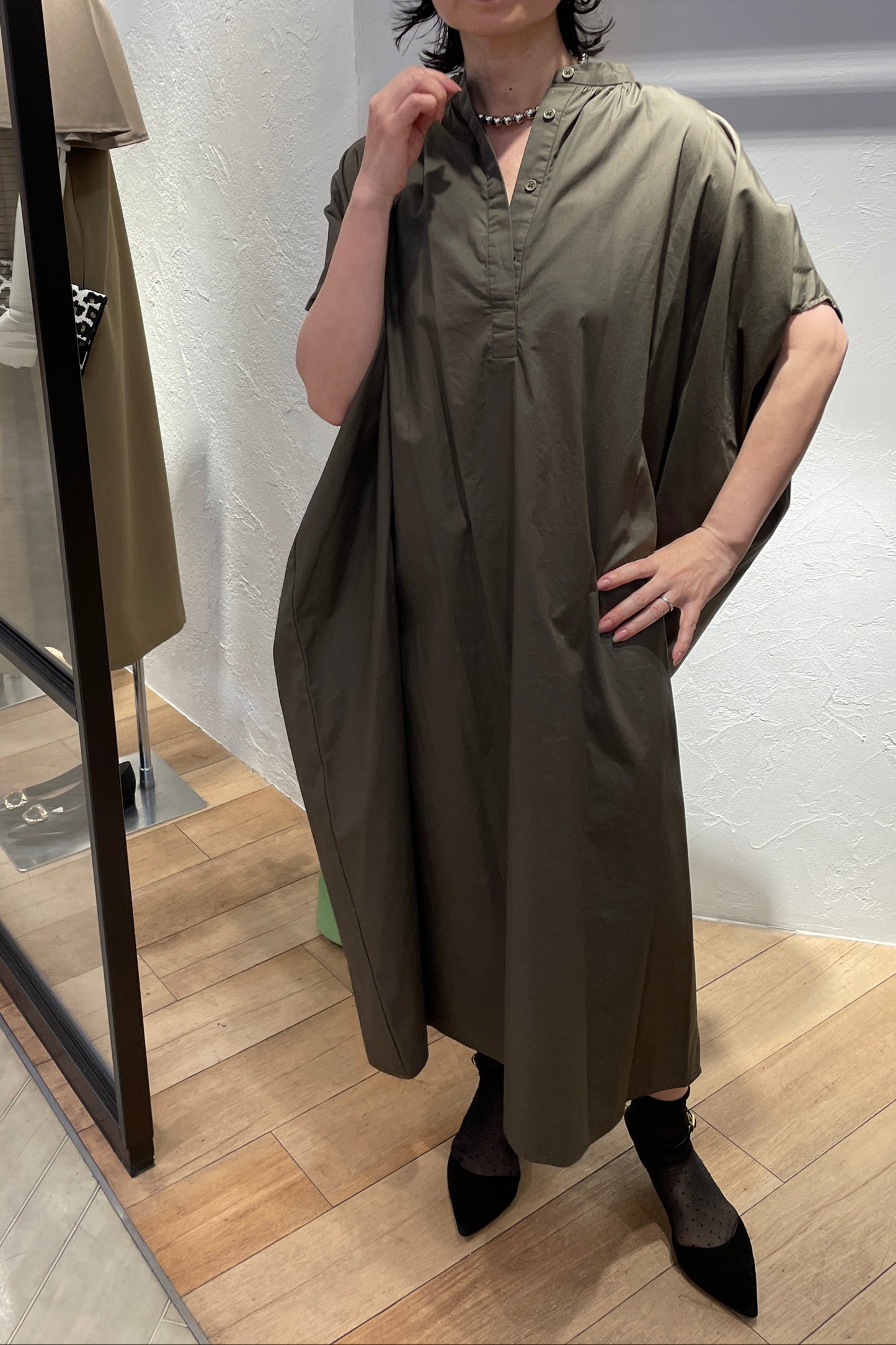 ［ＮＥＷ］タックドルマンコットンワンピース