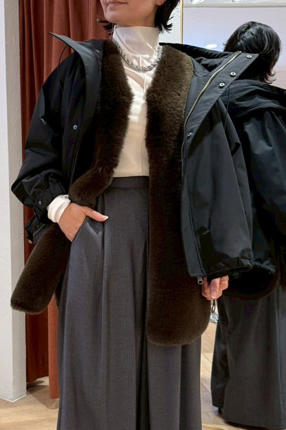 ファーベスト付きフードコート