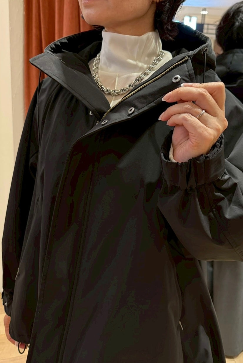 ファーベスト付きフードコート