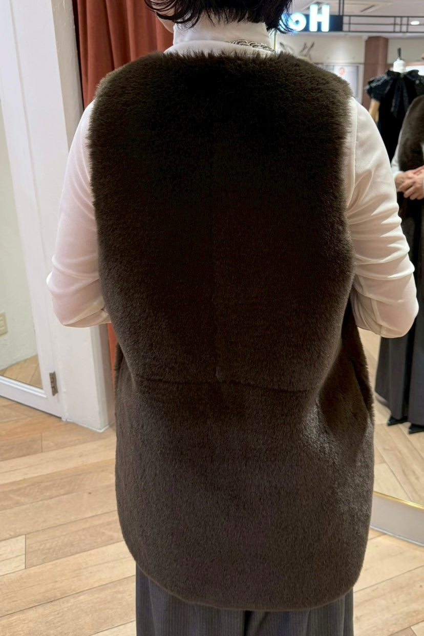 ファーベスト付きフードコート