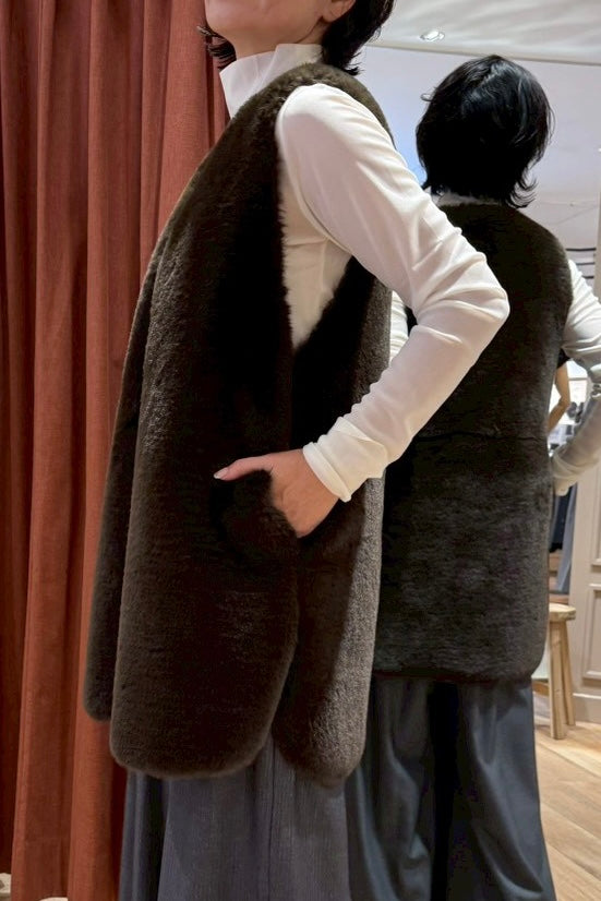 ファーベスト付きフードコート