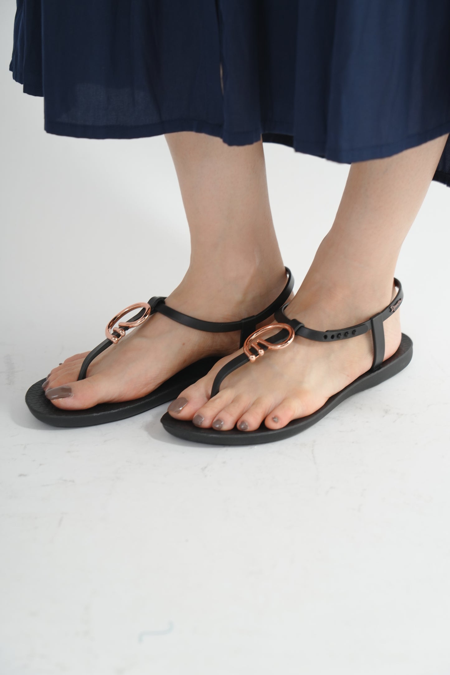 イパネマＣＬＡＳSトングサンダル