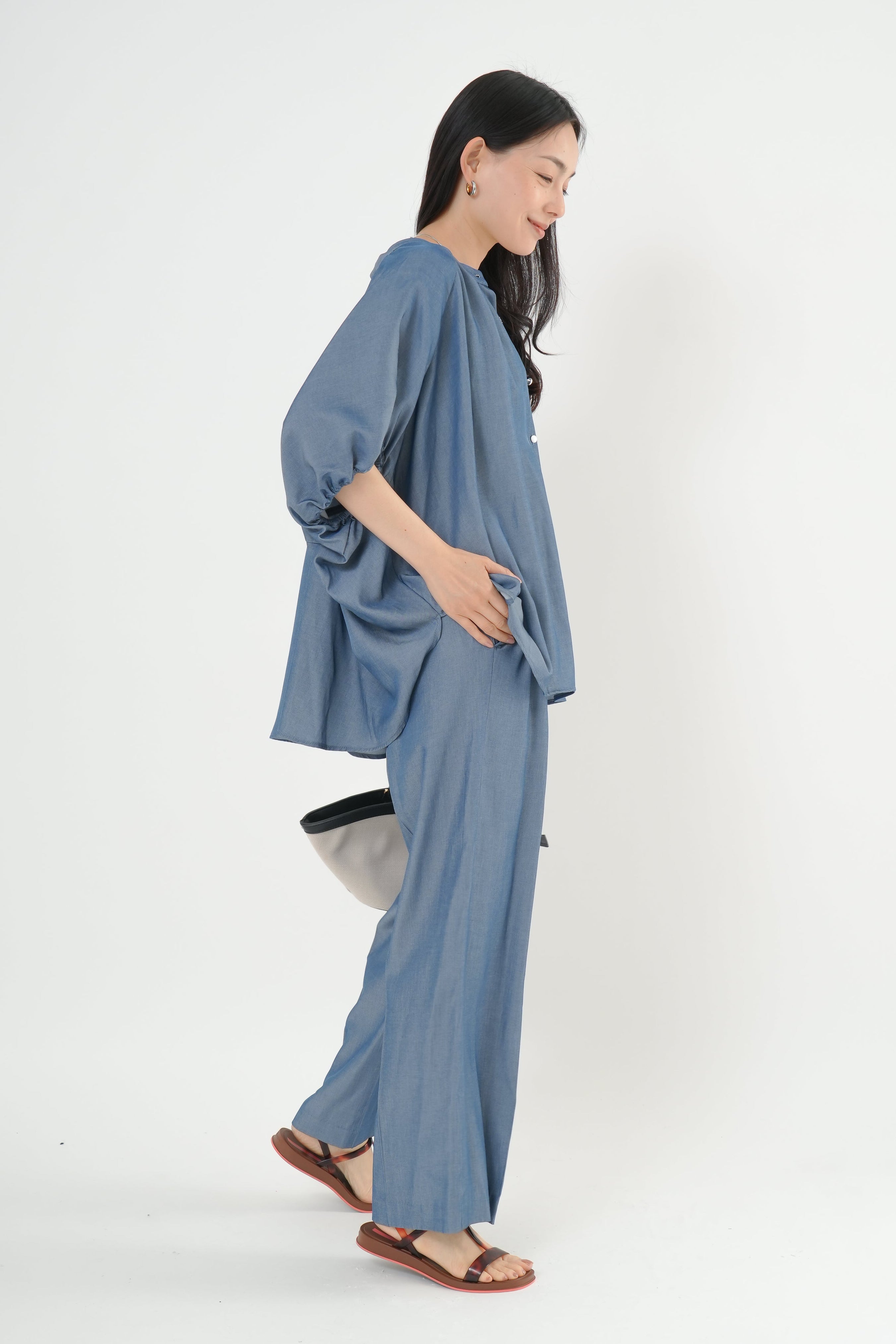 新品タグ付き♡【emmi atelier】VERY掲載　エミ　ドルマンブラウス テンセルデニムドルマンブラウス｜ブラウス｜good mood madam ( グッド