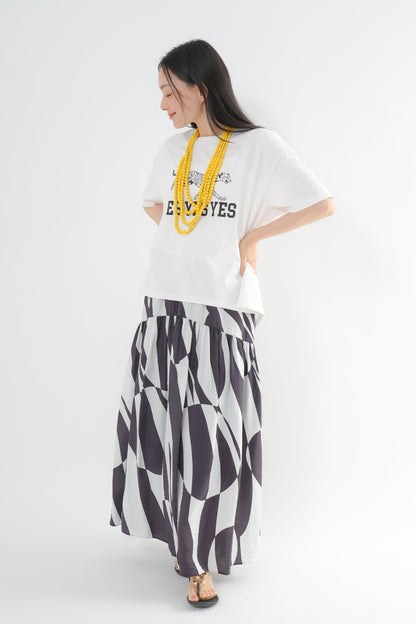 <予約･3点セット>ジャガーTシャツ(オフ)+ジオメトリックスカート(ブラック)+木製ビーズネックレス