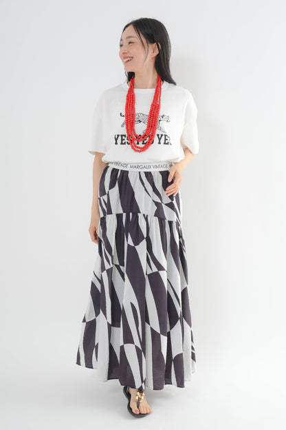 <予約･3点セット>ジャガーTシャツ(オフ)+ジオメトリックスカート(ブラック)+木製ビーズネックレス