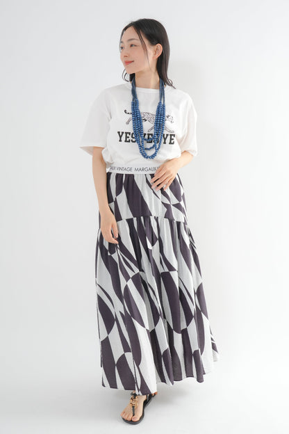 <予約･3点セット>ジャガーTシャツ(オフ)+ジオメトリックスカート(ブラック)+木製ビーズネックレス