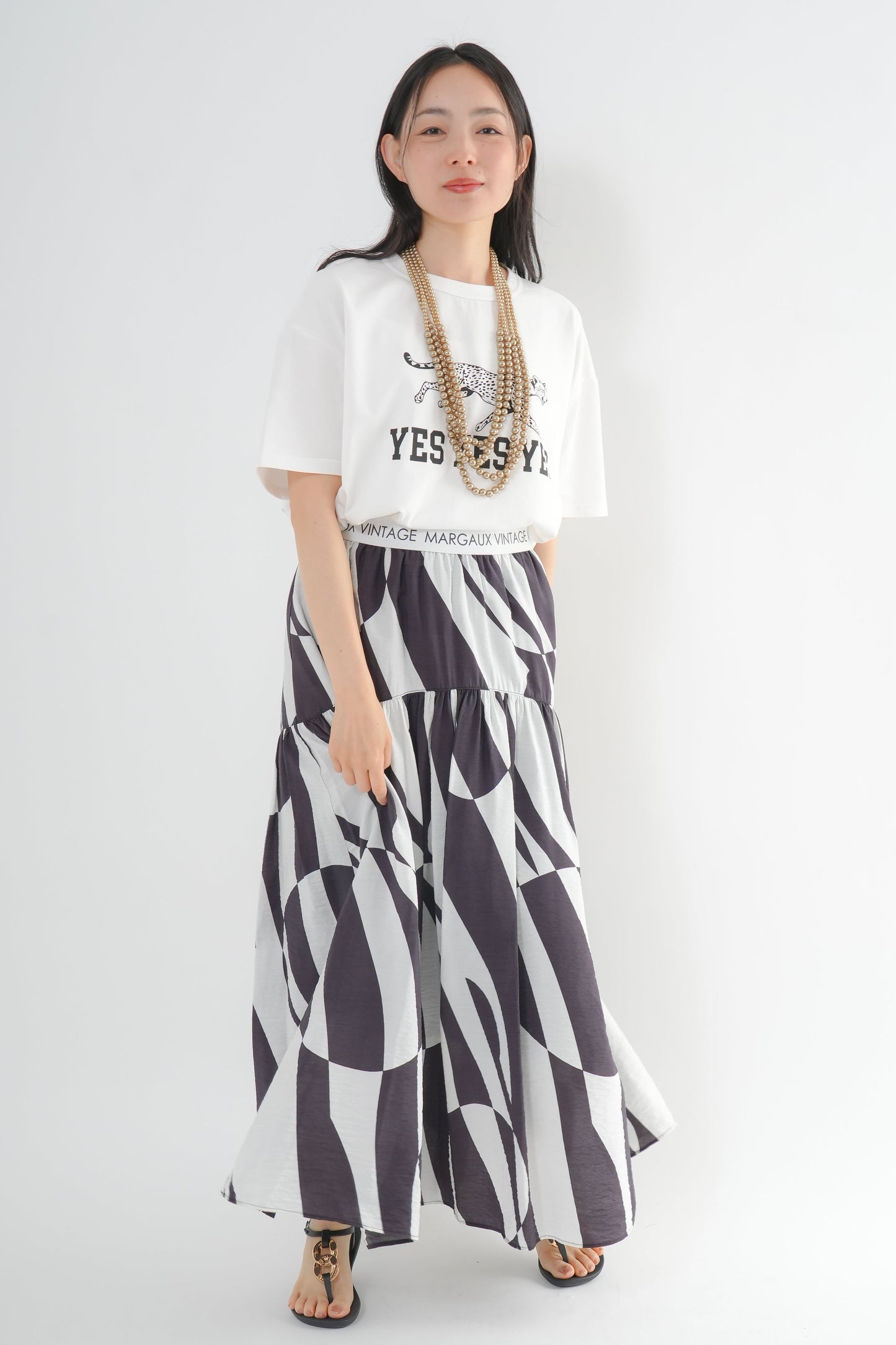<予約･3点セット>ジャガーTシャツ(オフ)+ジオメトリックスカート(ブラック)+ビーズネックレス