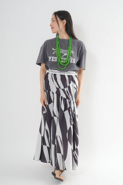 <予約･3点セット>ジャガーTシャツ(チャコール)+ジオメトリックスカート(ブラック)+木製ビーズネックレス