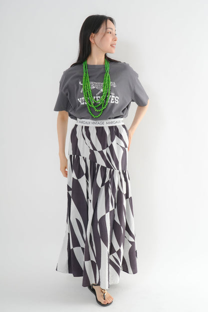 <予約･3点セット>ジャガーTシャツ(チャコール)+ジオメトリックスカート(ブラック)+木製ビーズネックレス