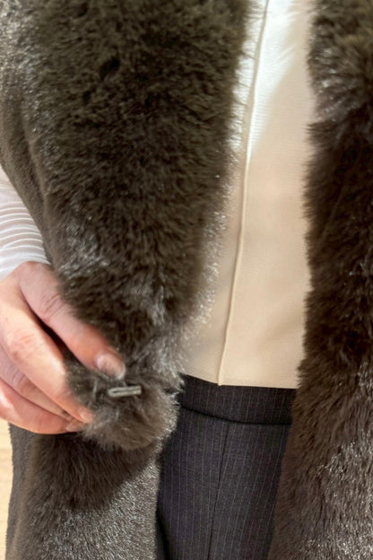 ファーベスト付きフードコート