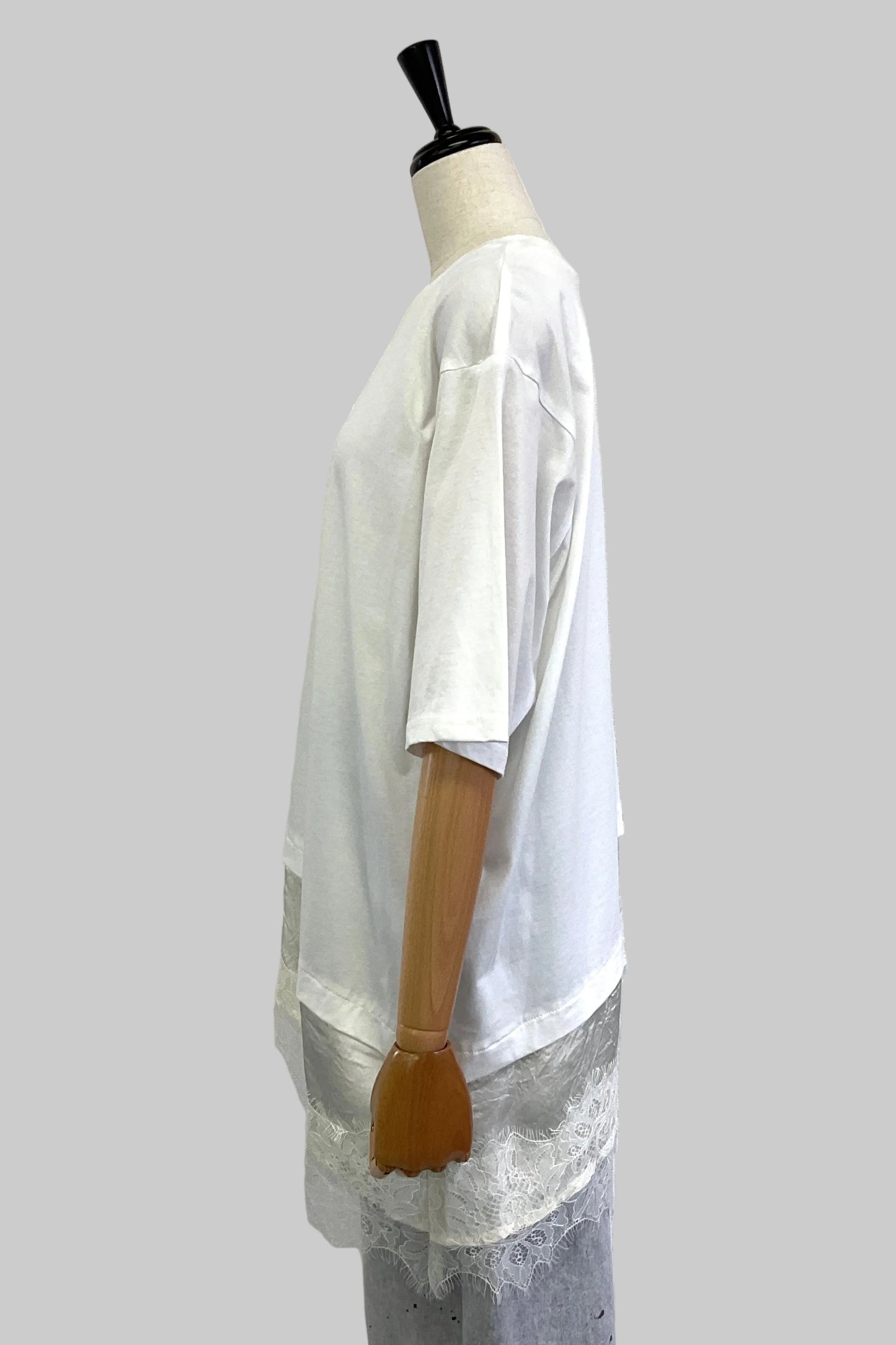 アシメ裾レースTシャツ