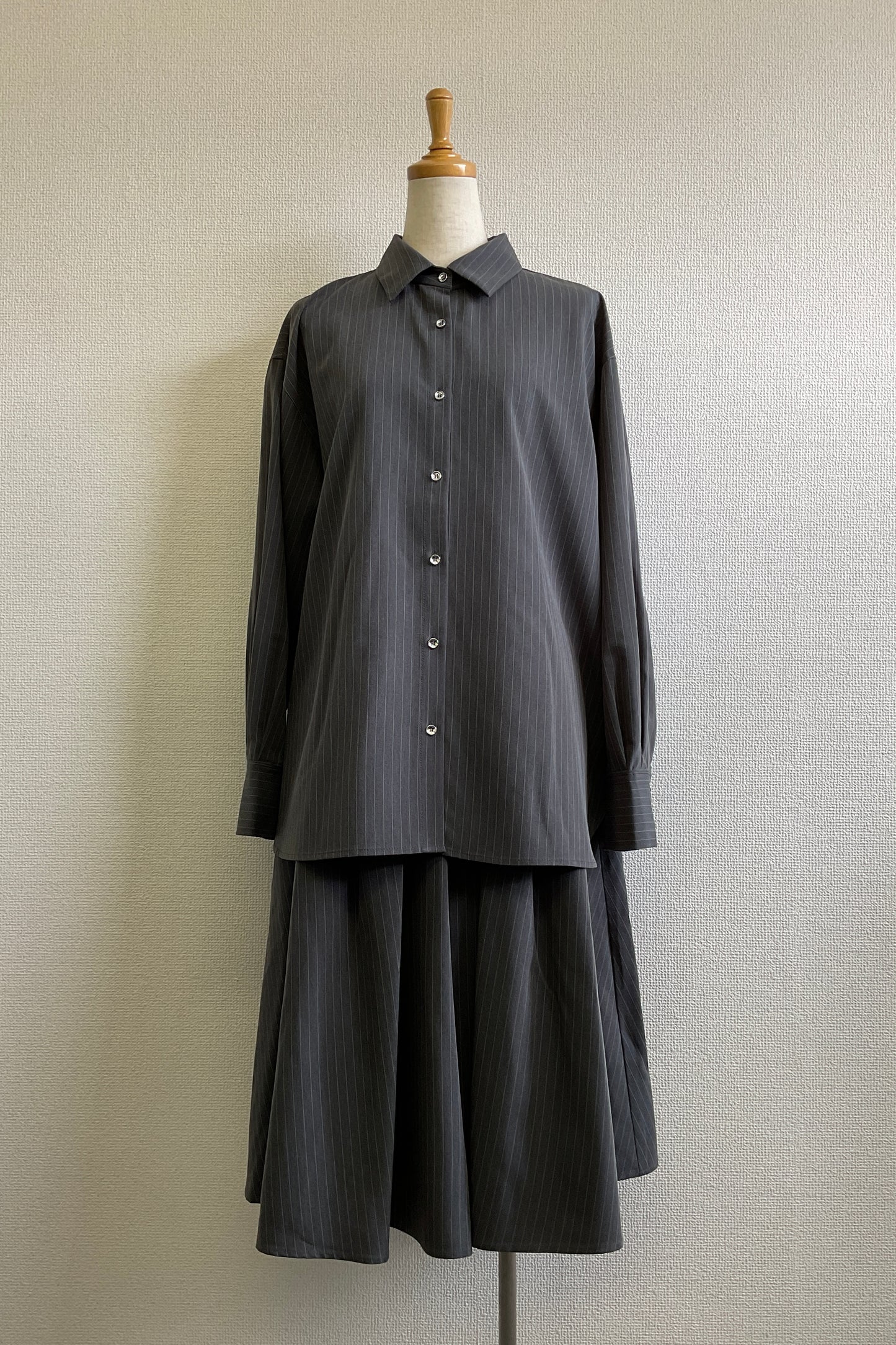 ［予約］バックタックシャツ