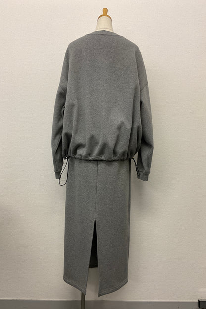 ［ＮＥＷ］リバーシブルロゴプルオーバー