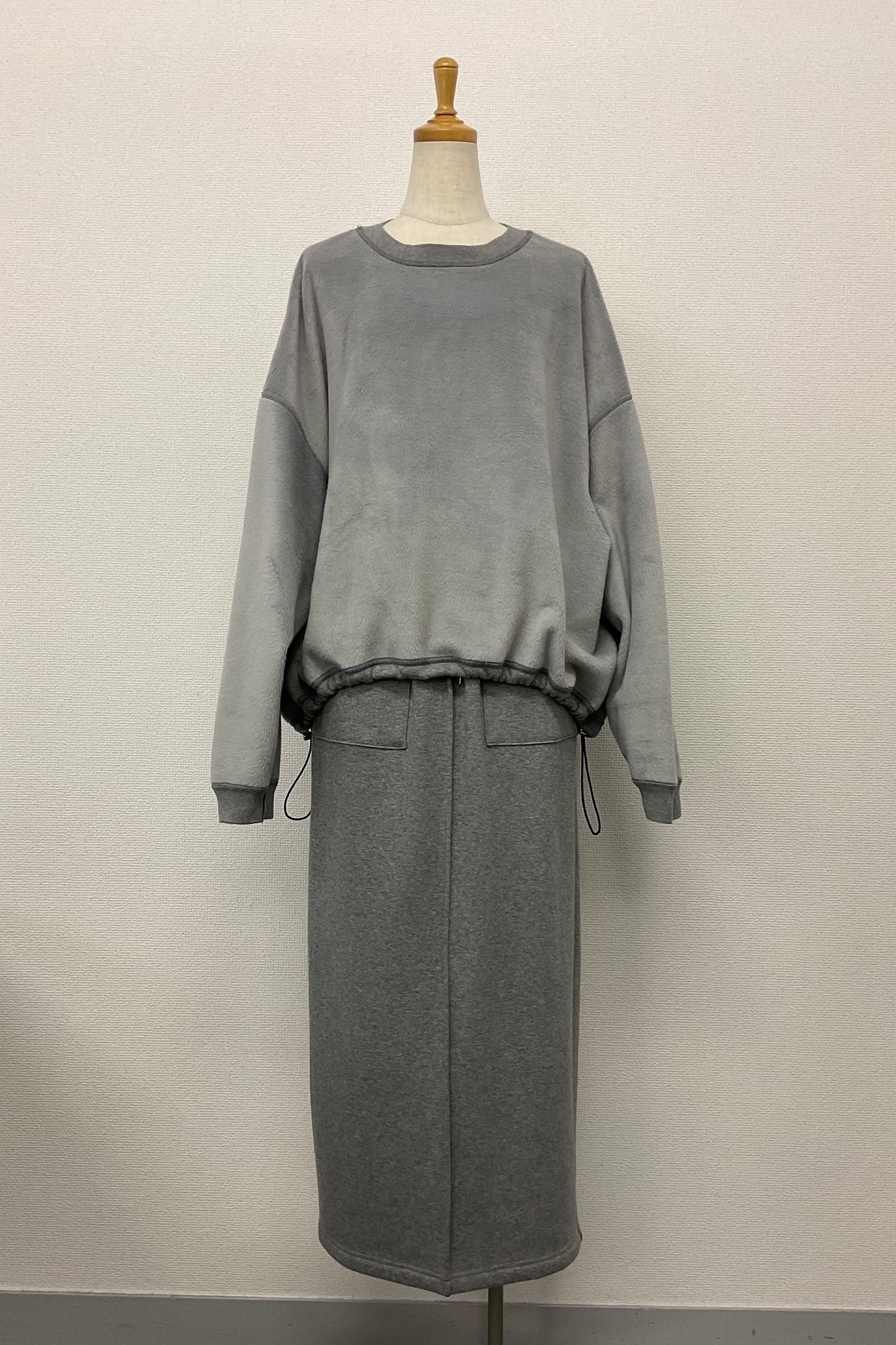 ［ＮＥＷ］リバーシブルロゴプルオーバー