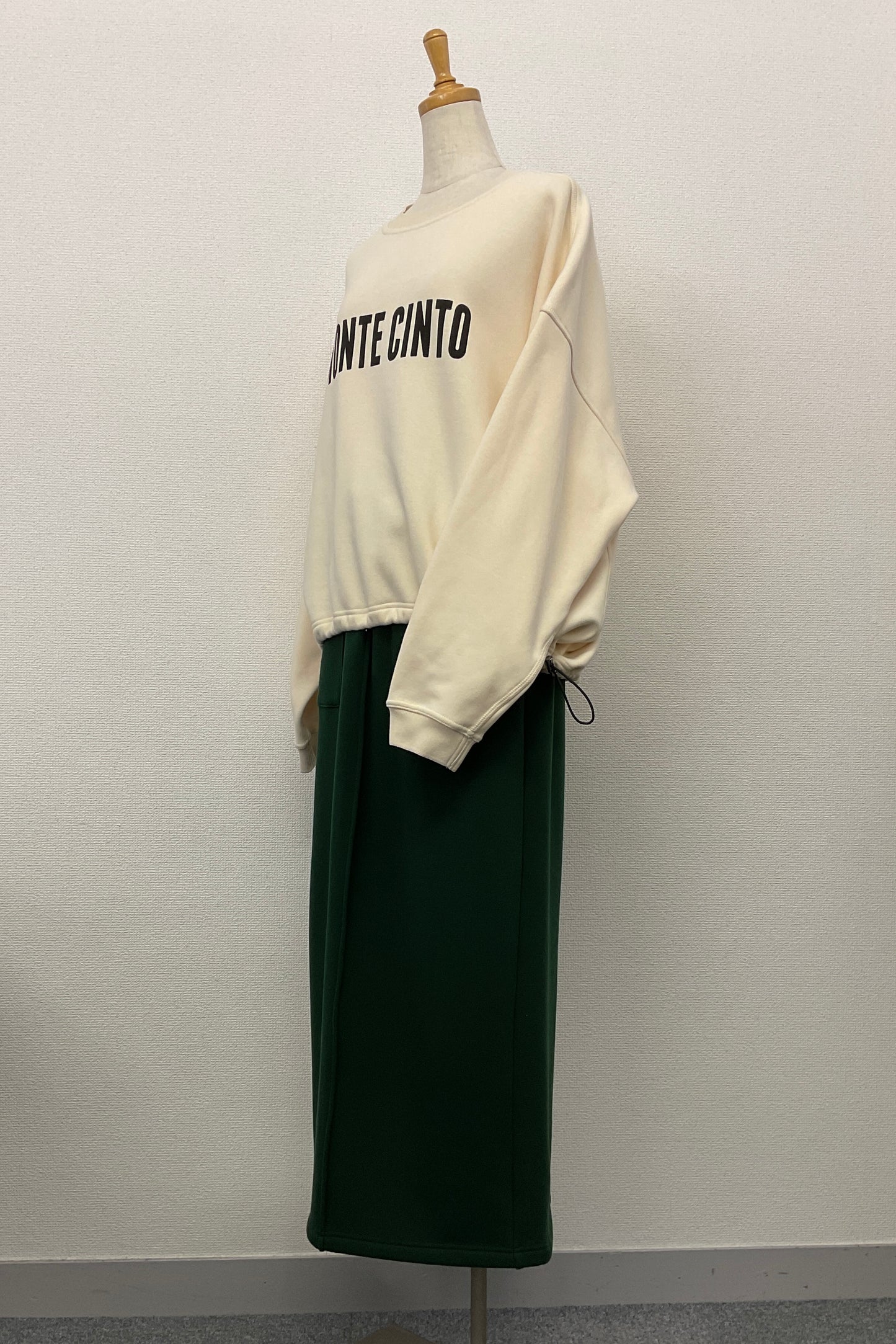 ［ＮＥＷ］リバーシブルロゴプルオーバー