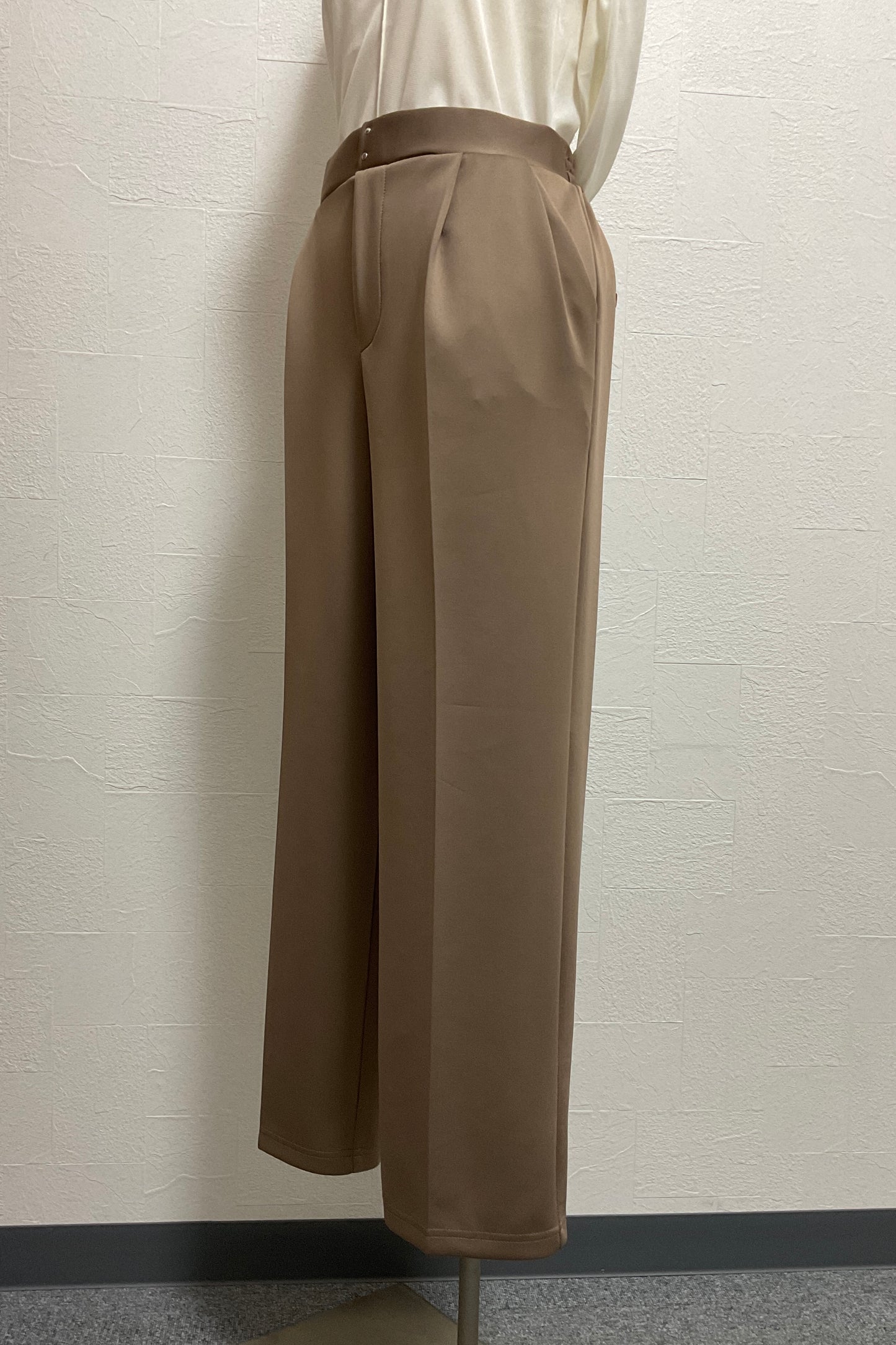 ［ＮＥＷ］ダンボールセミワイドパンツ