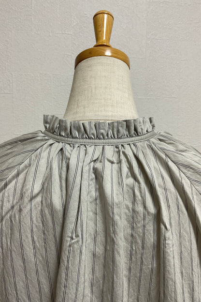 ＜５０％ＯＦＦ＞ストライプフリルカラーブラウス