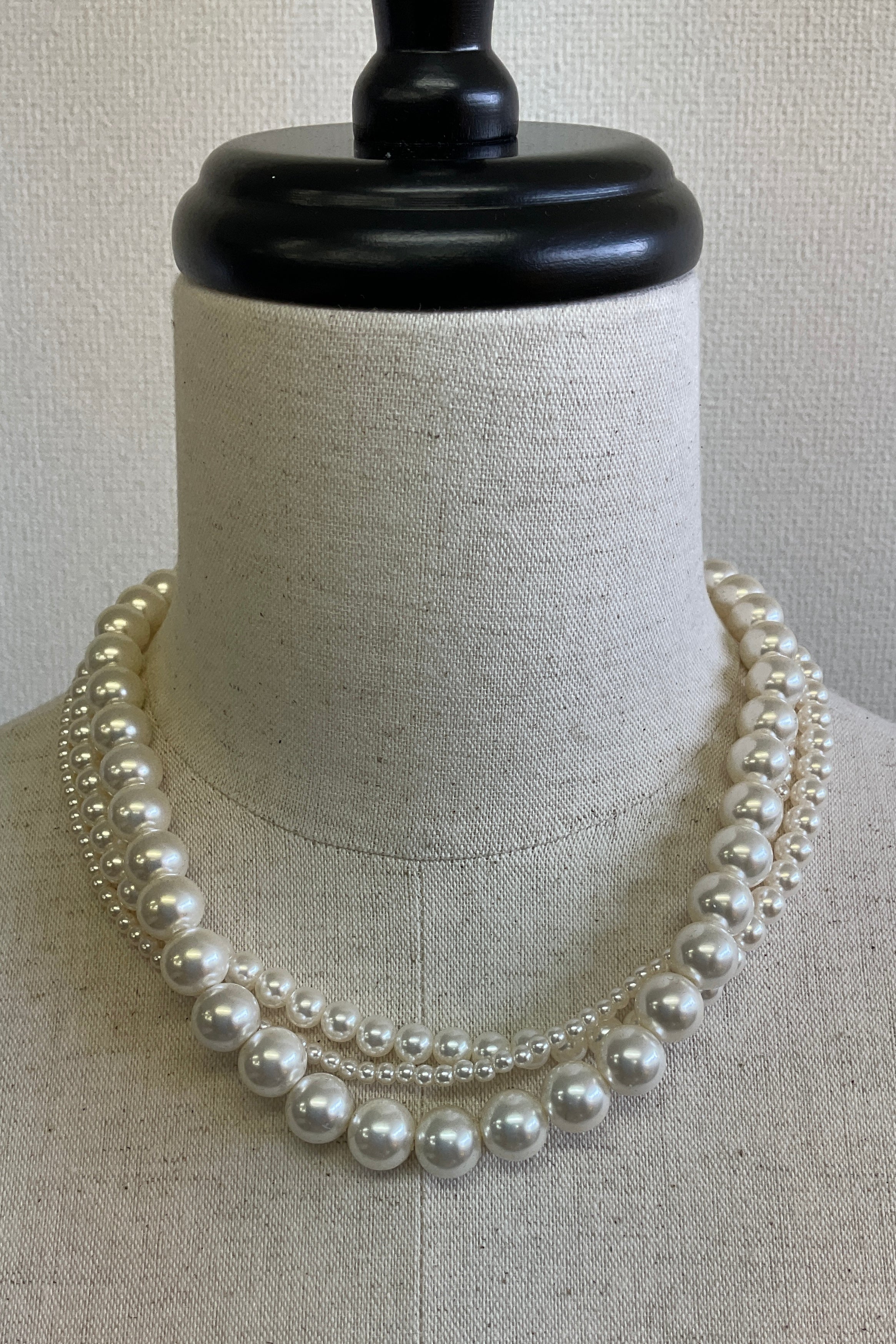 3連パールショートネックレス｜アクセサリー・ネックレス｜ELVENCE