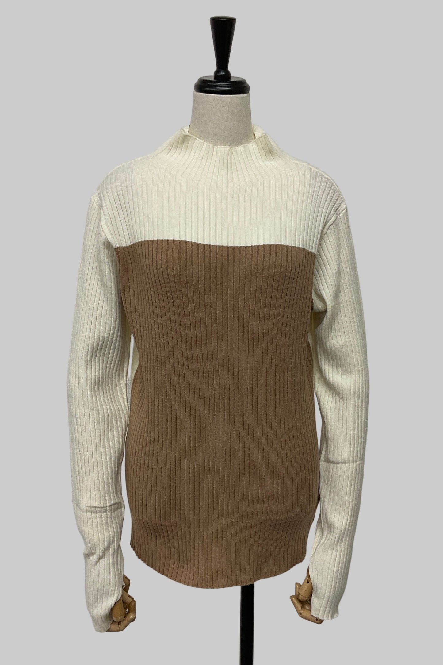 ［ＮＥＷ］ケープアンサンブルニット