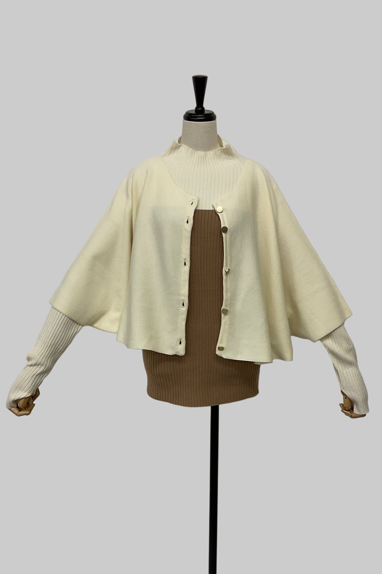 ［ＮＥＷ］ケープアンサンブルニット