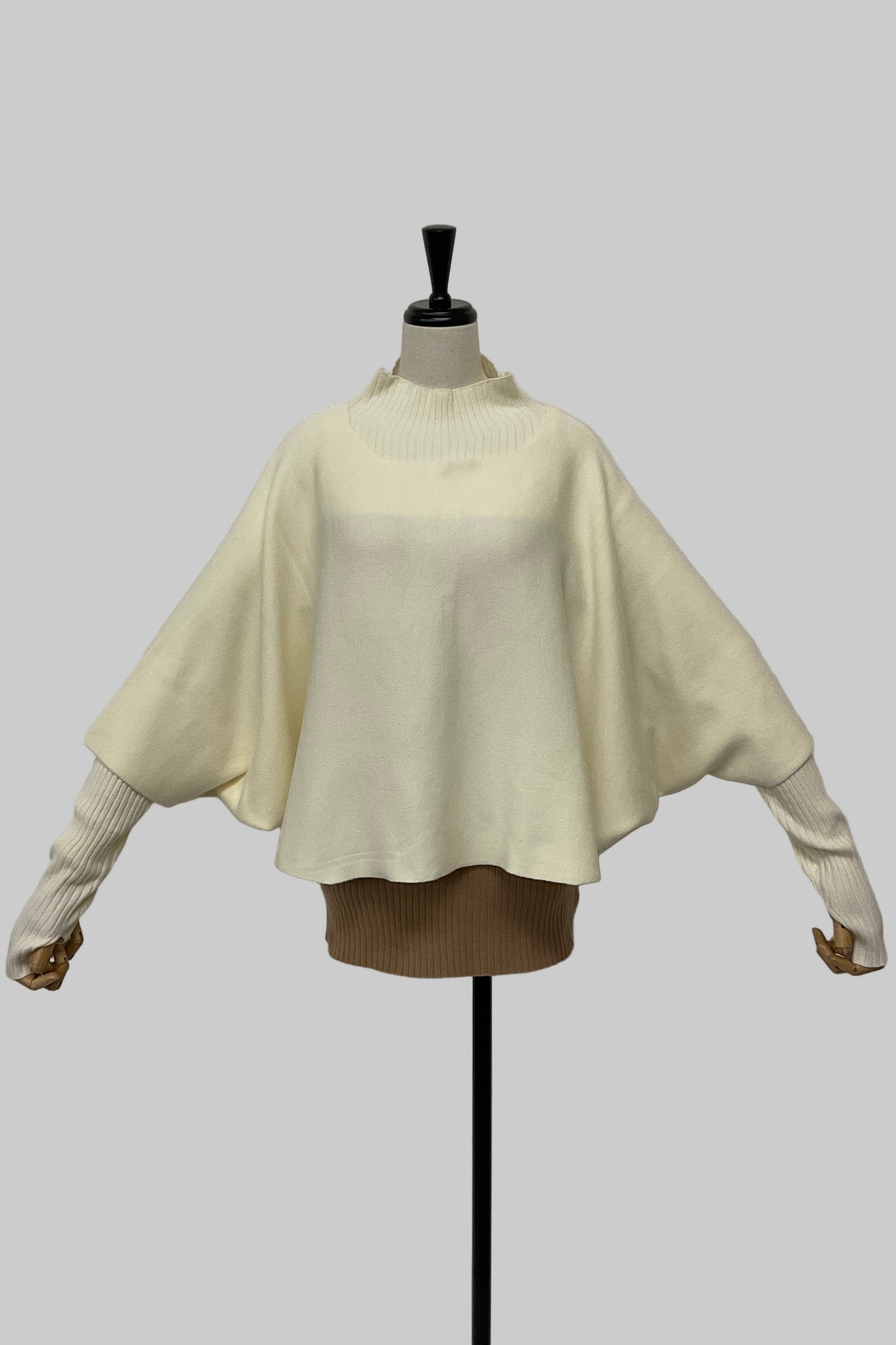 ［ＮＥＷ］ケープアンサンブルニット