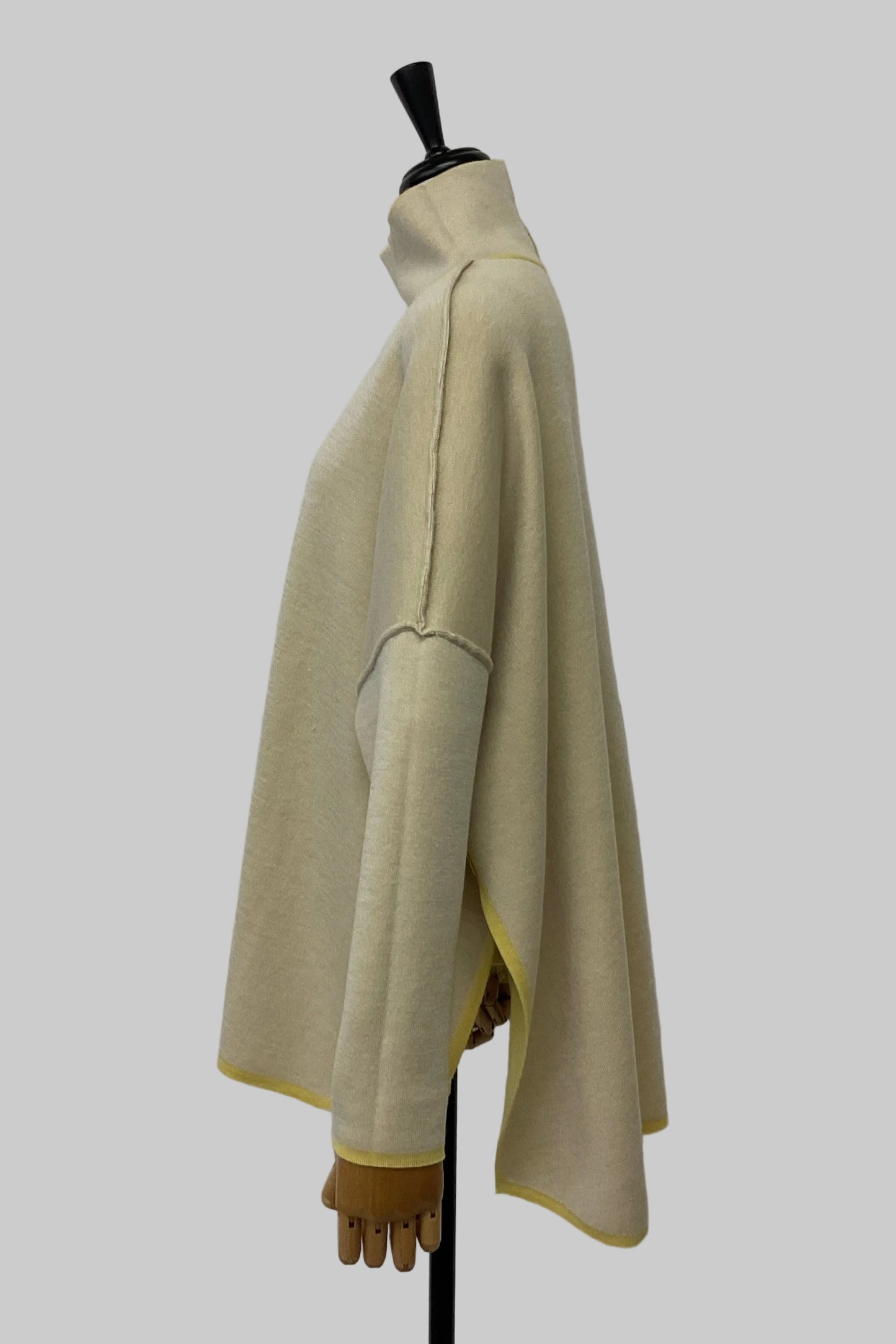 ［予約］＜10%OFF＞リバーシブルポンチョフウプルオーバー (新色イエロー）