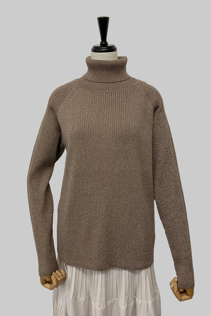 〈10%OFF〉ストレッチラメタートルニット