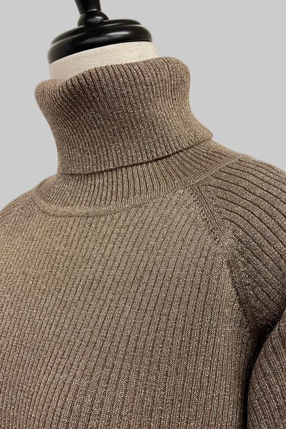 〈10%OFF〉ストレッチラメタートルニット