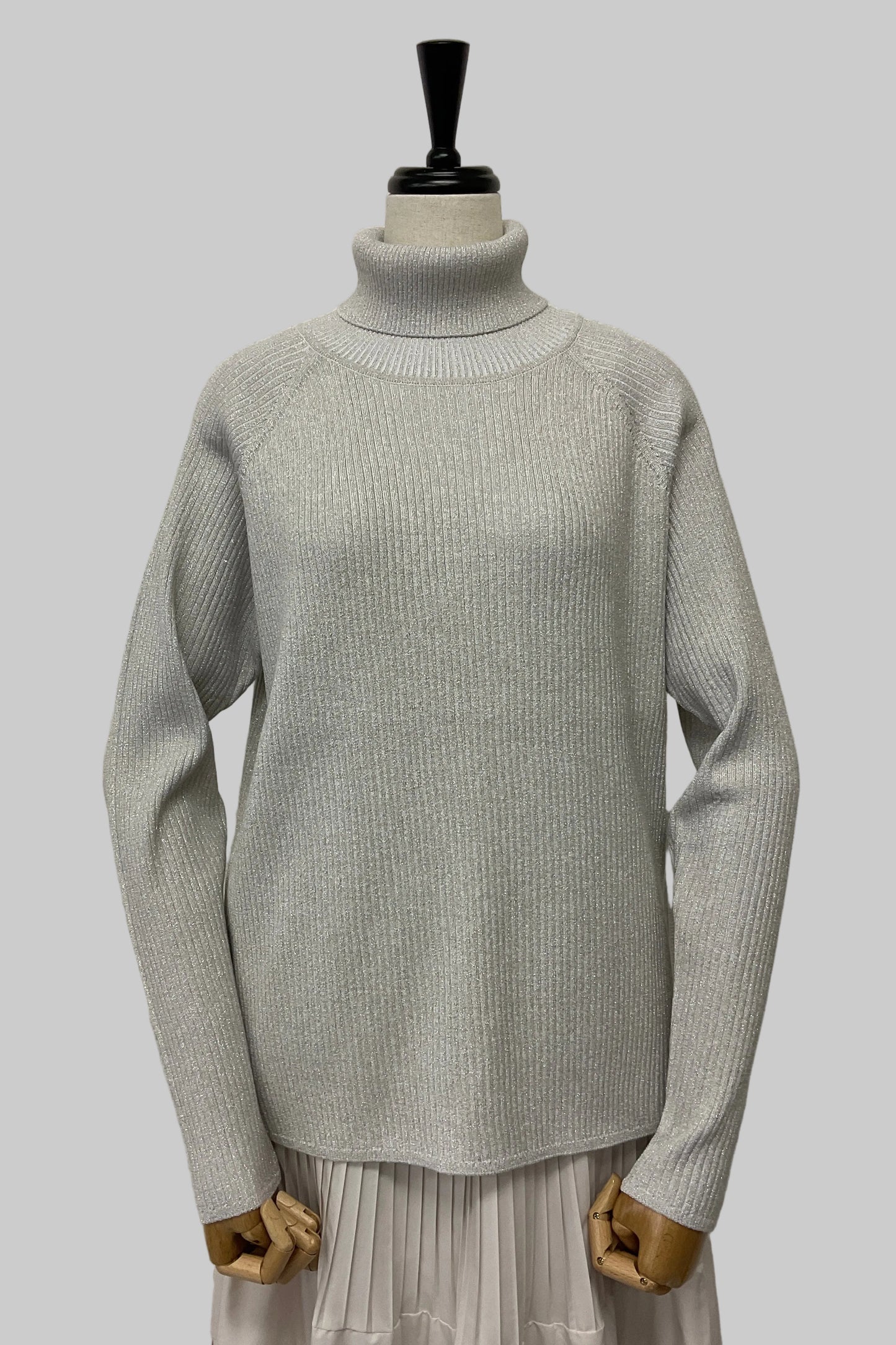 〈10%OFF〉ストレッチラメタートルニット