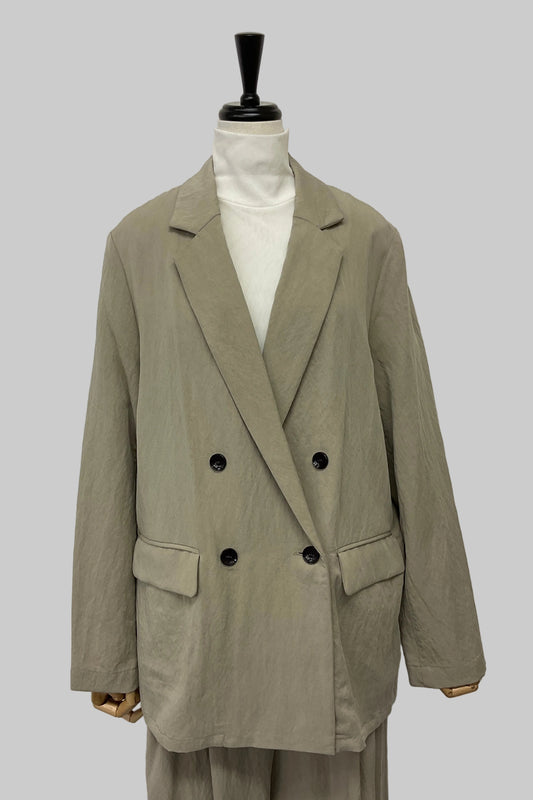 テーラードジャケット